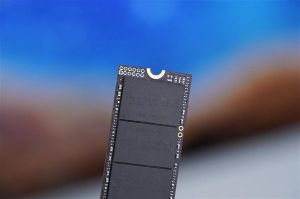 《黑神话:悟空》联名版!长江存储TiPlus7100 2TB SSD图赏