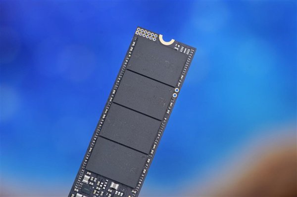 《黑神话:悟空》联名版!长江存储TiPlus7100 2TB SSD图赏