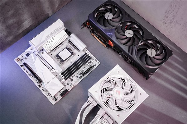 技嘉RTX 4080 SUPER实测《黑神话:悟空》:DLSS一定要开