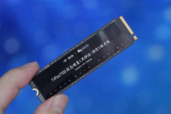 《黑神话:悟空》联名版!长江存储TiPlus7100 2TB SSD图赏