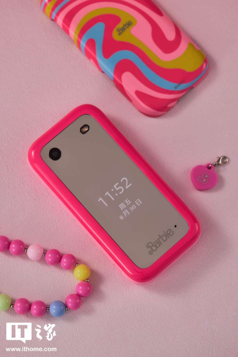 【IT之家开箱】梦回千禧:HMD Barbie 芭比联名手机国行图赏