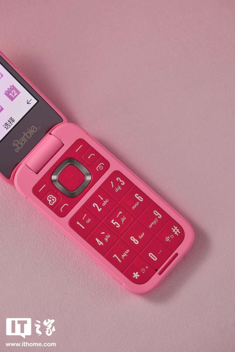 【IT之家开箱】梦回千禧:HMD Barbie 芭比联名手机国行图赏