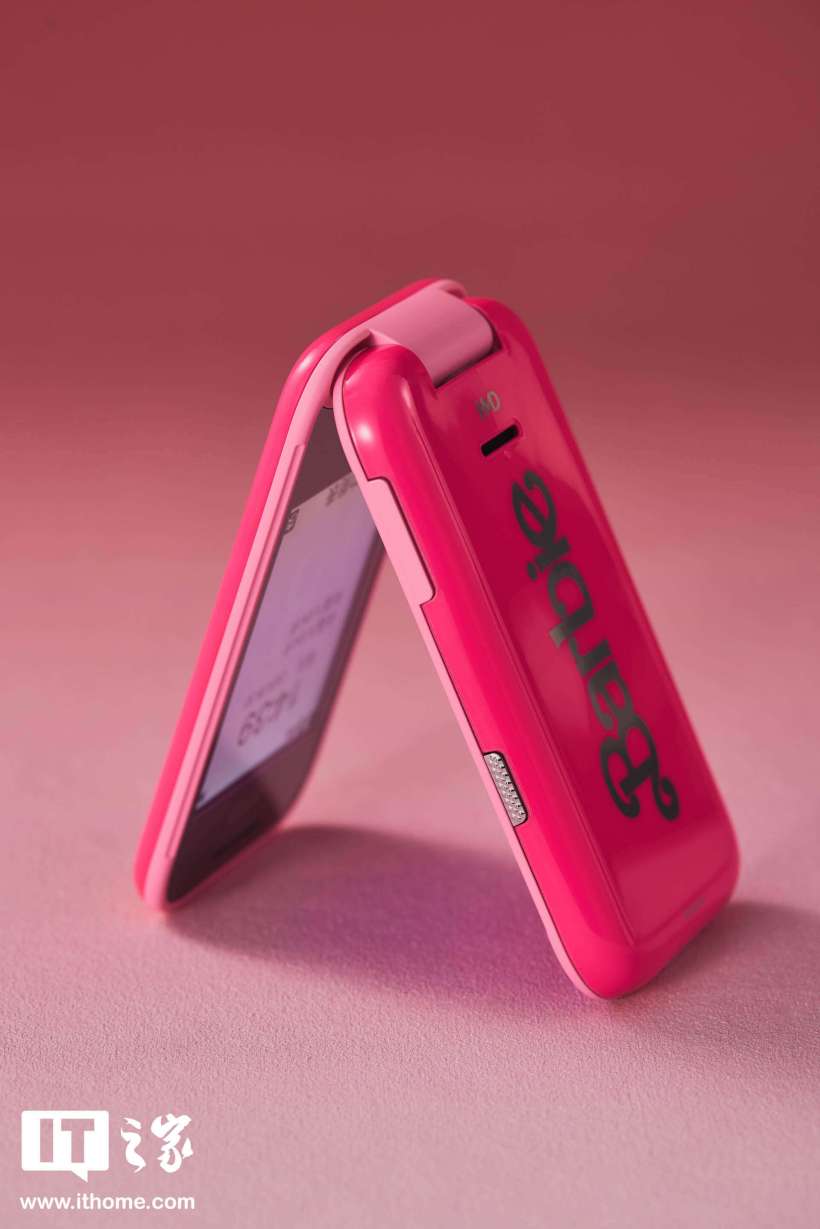 【IT之家开箱】梦回千禧:HMD Barbie 芭比联名手机国行图赏