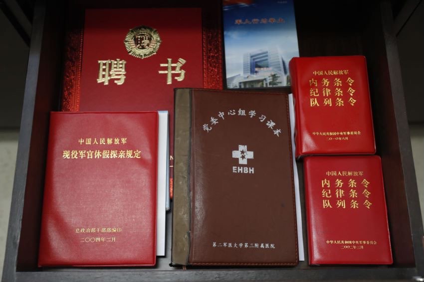 吴孟超院士生前办公室首次公开，他数十年手写标注典型患者情况