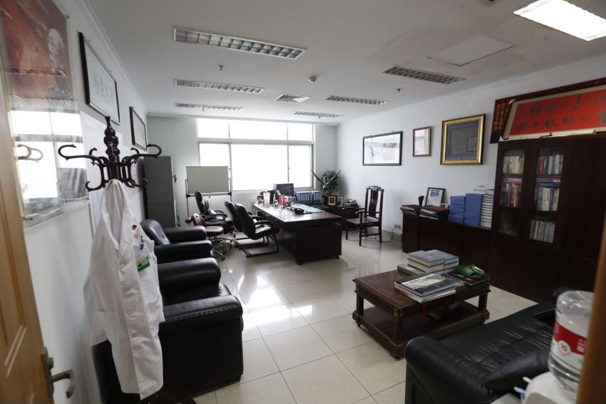 吴孟超院士生前办公室首次公开，他数十年手写标注典型患者情况