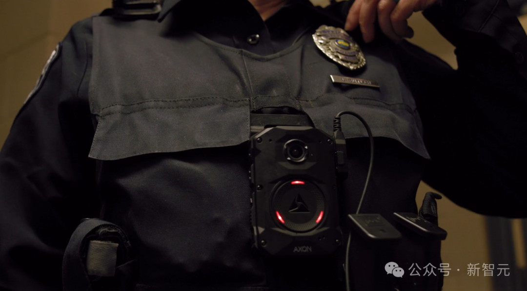 美警使用 AI 工具写文书：8 秒生成犯罪现场报告，竟比人脑回忆还准