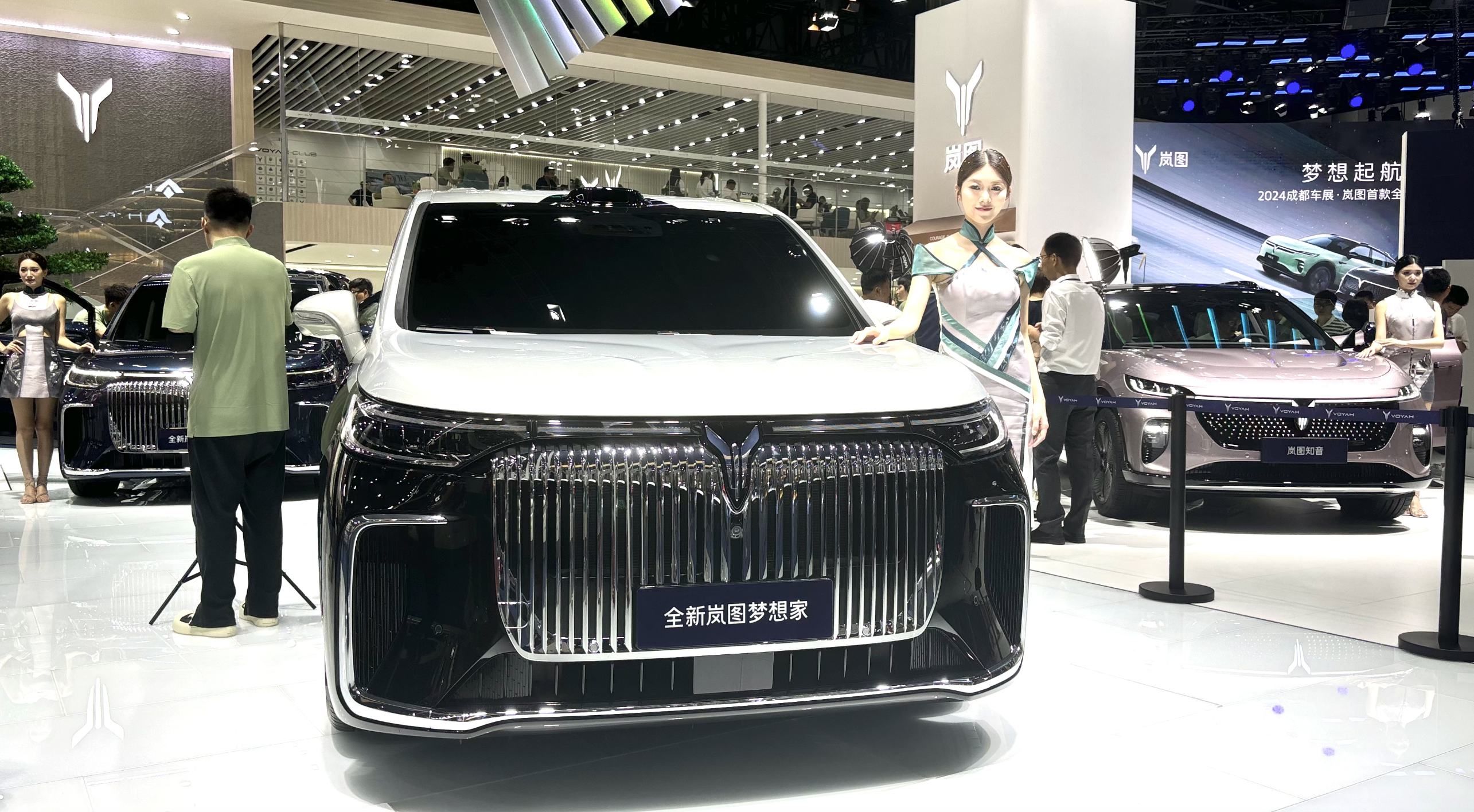 岚图汽车李浩:高端新能源MPV“卷”这四点,渗透率已近50%