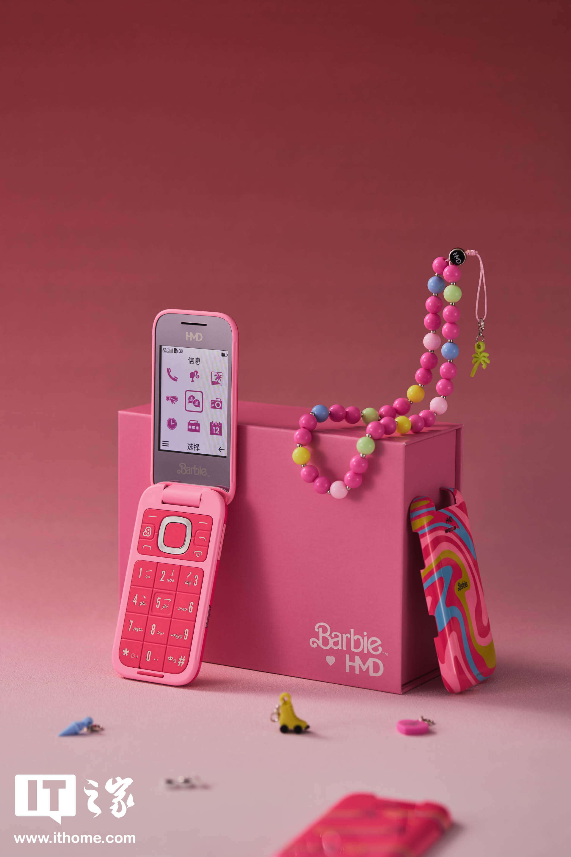 【IT之家开箱】梦回千禧:HMD Barbie 芭比联名手机国行图赏