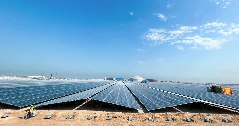 沙特朱拜勒市3A海水淡化光伏电站项目 图片来源:中国电建山东电建三公司