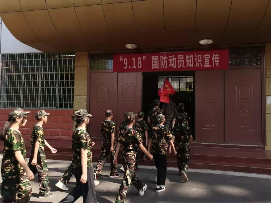 高安市國防動員辦將國防動員和人防知識宣傳教育融入學校學生軍事訓練課程