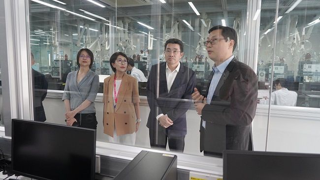 华润三九代表团参观达因高科儿童药物研究院,了解研发成果