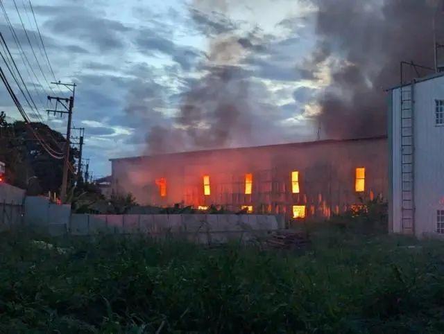 日本东京发生火灾死了30多人 a27c-47f2ebcb8efa97eae9be2e894fde57c3.jpg