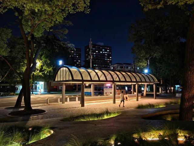 晚上的大连中山公园 c032-ad8c24b7dcc7f18f2b0f3acc38f702d3.jpg
