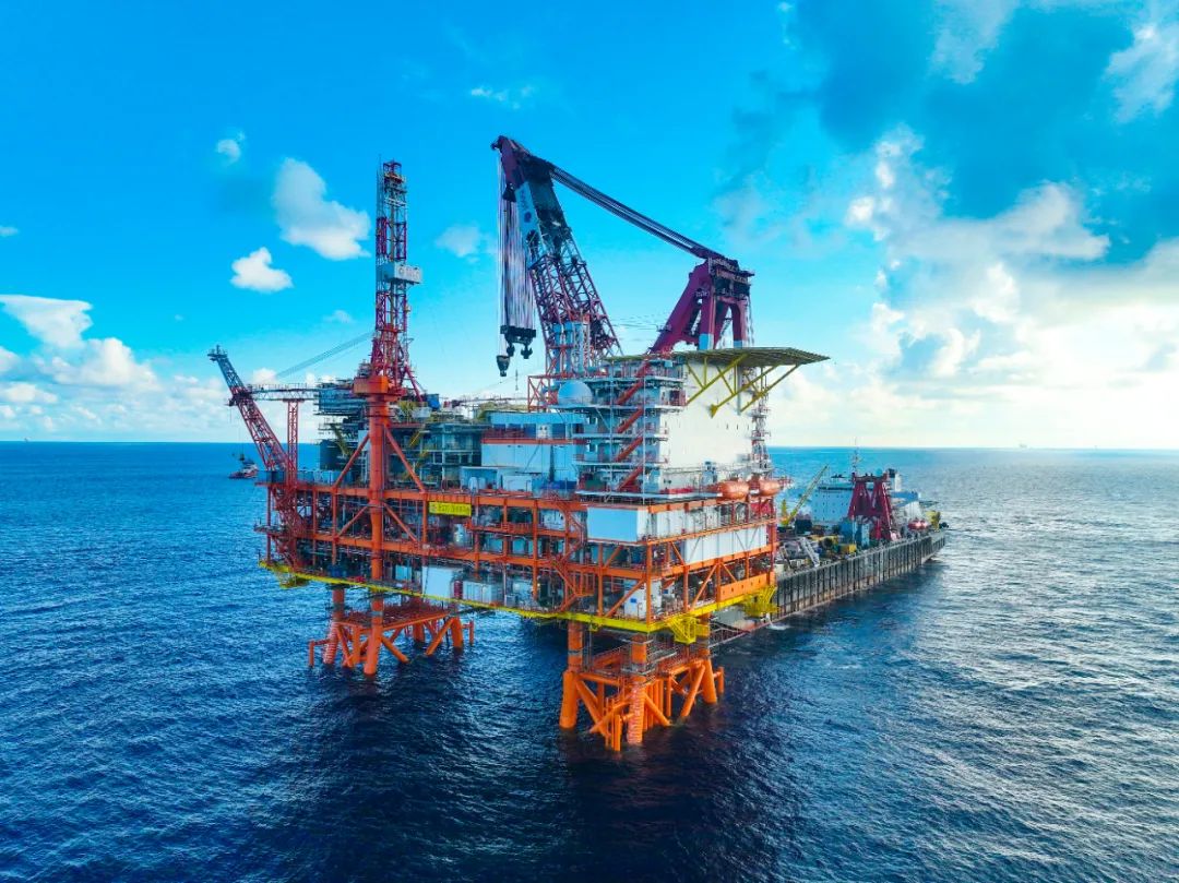 西江30-2 DPP B平台完成安装后稳稳矗立在西江油田海域