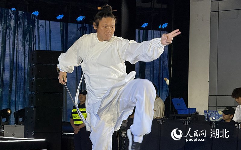 武當武術表演贏得陣陣喝彩。人民網記者 張沛攝