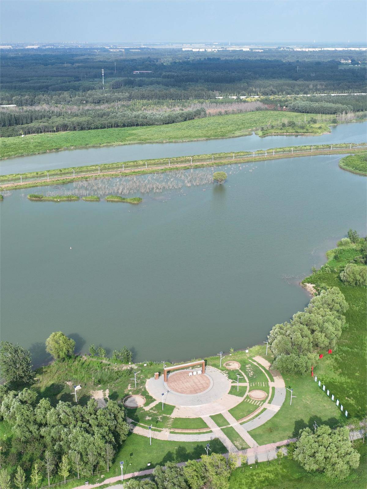 固安縣興安湖生態運動公園。(通訊員 吳迪 攝)