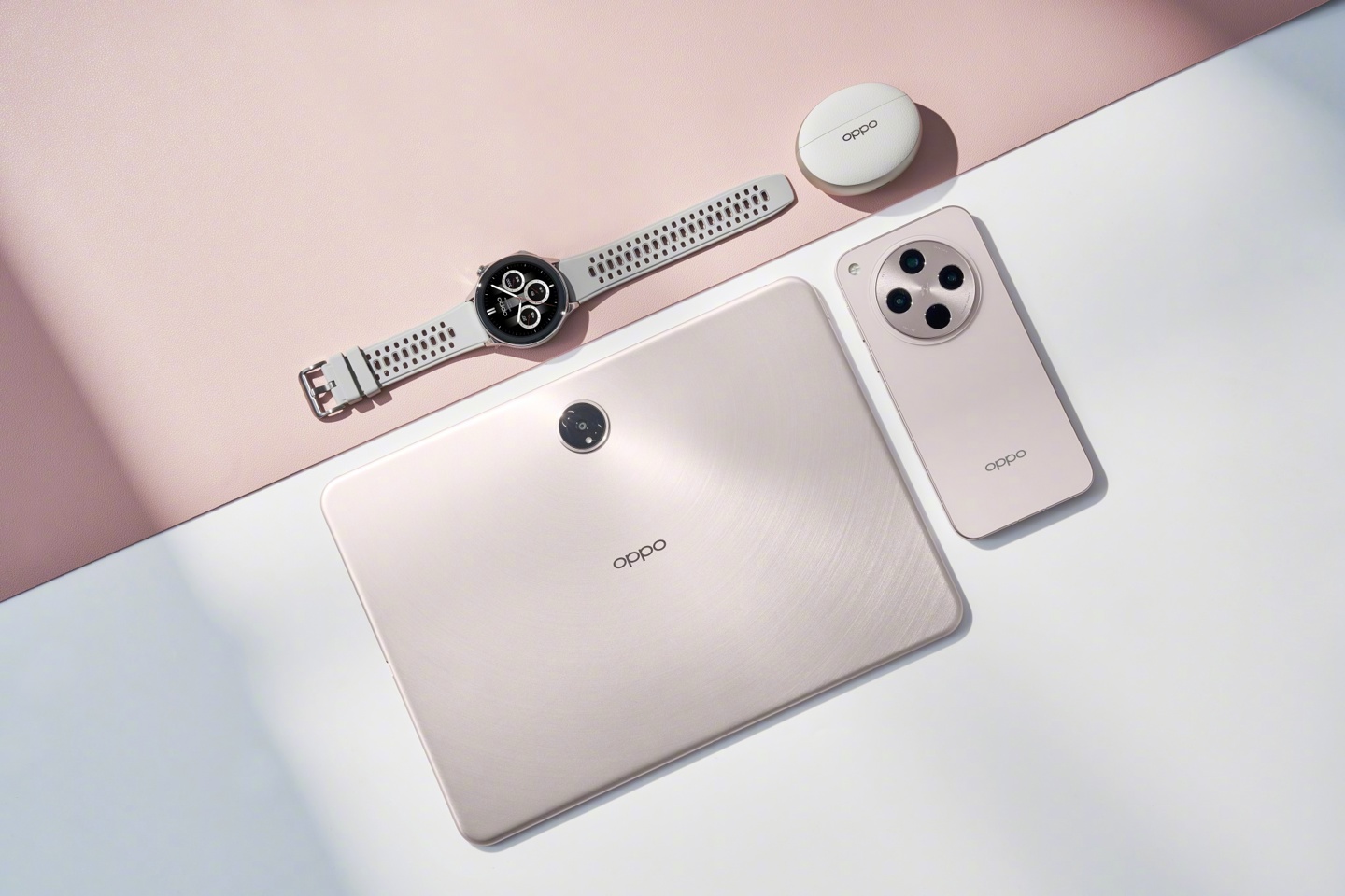 OPPO 全家桶照片公布,含 Find X8 系列手机、Pad3 Pro 平板等-oppo全家桶多少钱