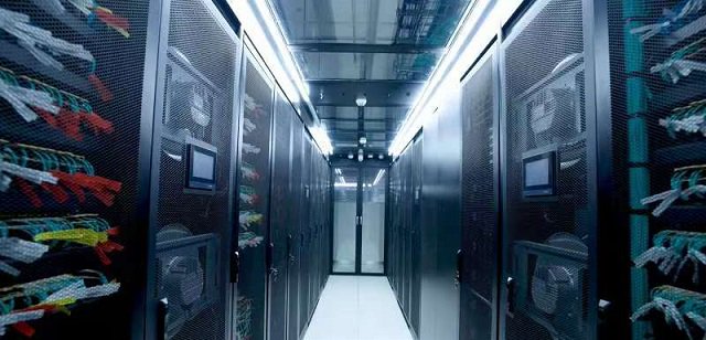 中国电信临港智算谷机房本报记者杨洁摄