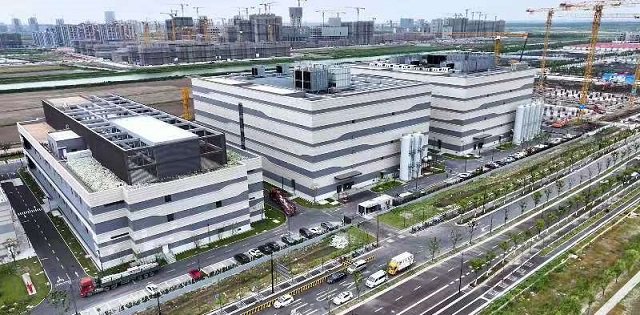中国电信临港智算谷外景本报记者杨洁摄