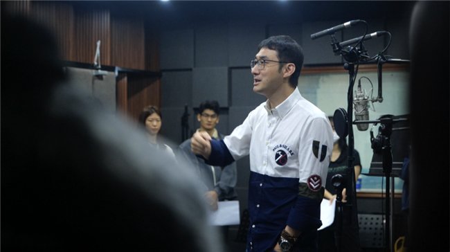 导师陈家恒进棚授课