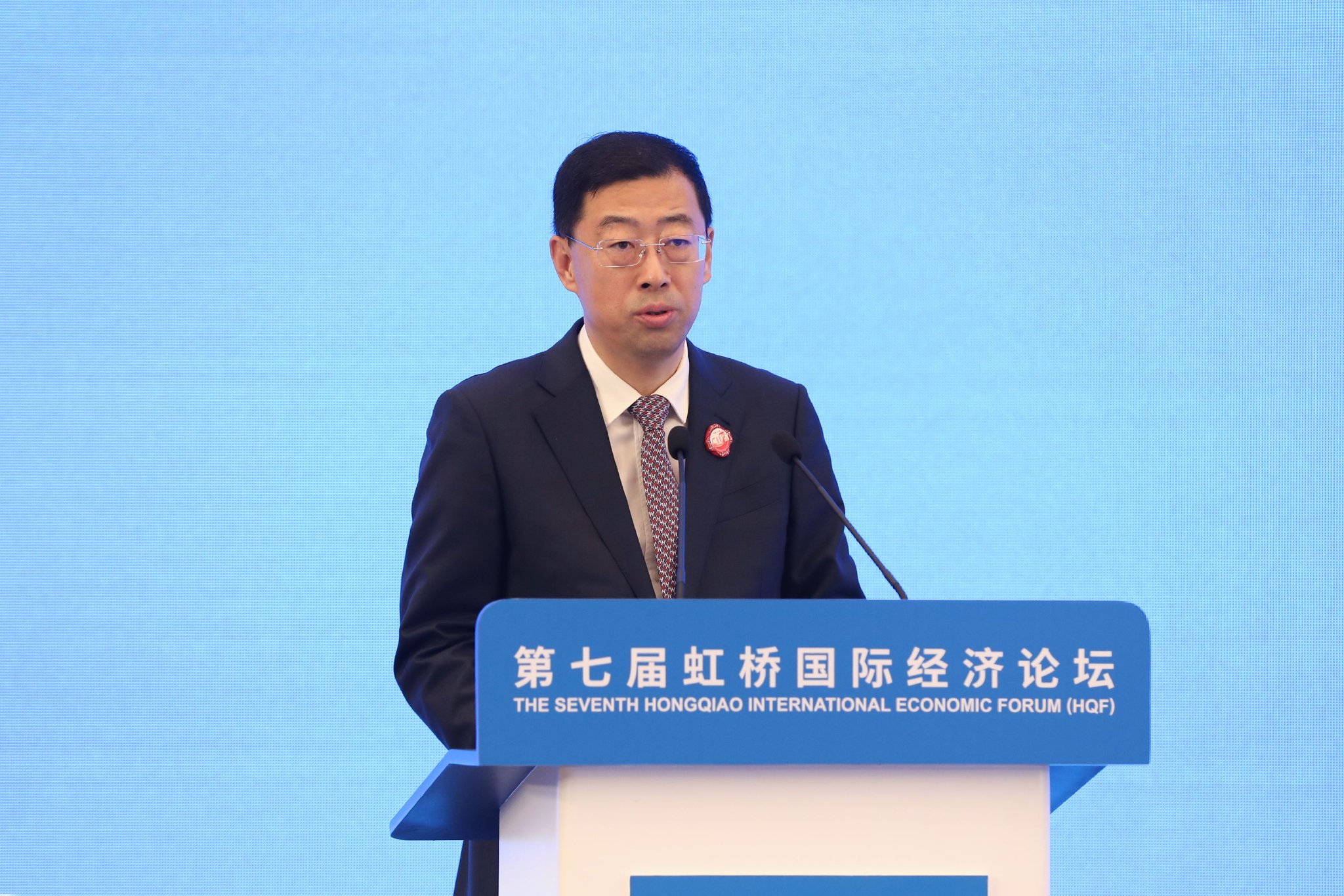 图为中国银行董事长葛海蛟现场发言