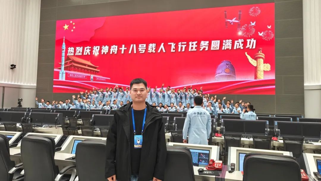 利亚德工程师在北京飞控中心提供技术及服务保障