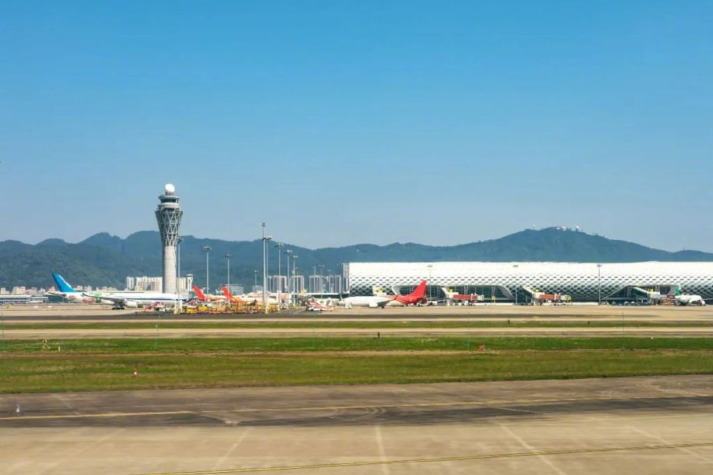 中国深圳宝安国际机场建筑风光 图/图虫创意