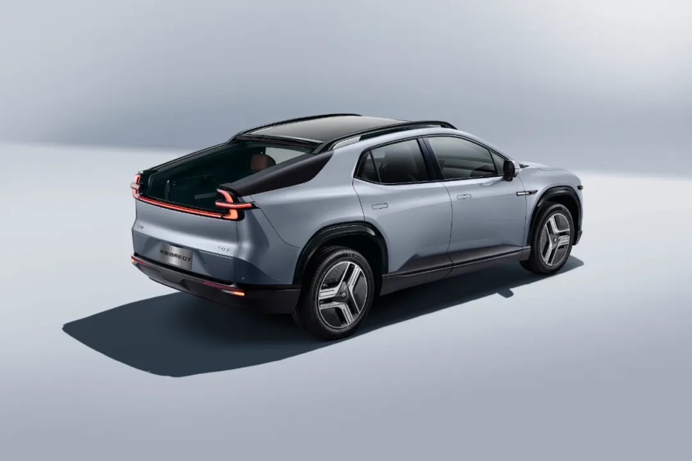 全球首款量产的全场景智能可变新汽车——长安启源E07