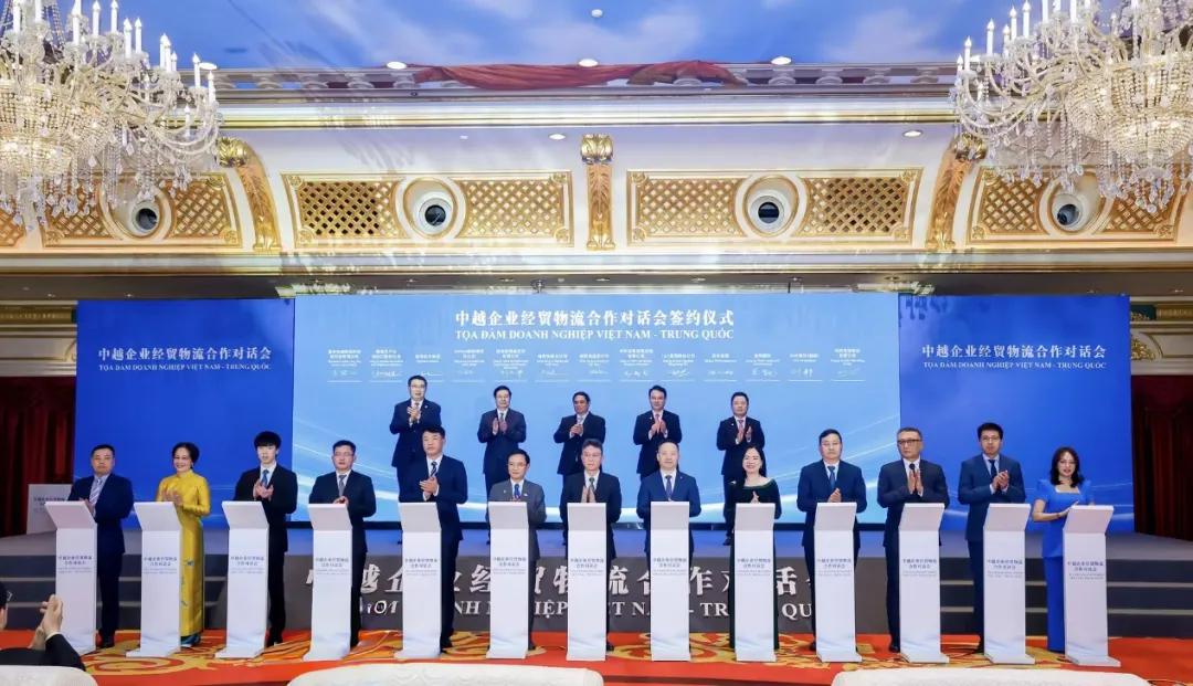 金风科技集团副总裁兼金风国际董事长吴凯出席签约仪式