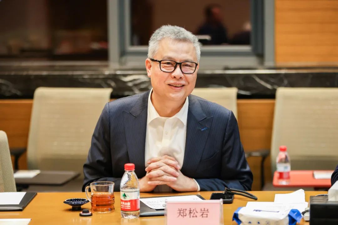 左右滑动查看图片