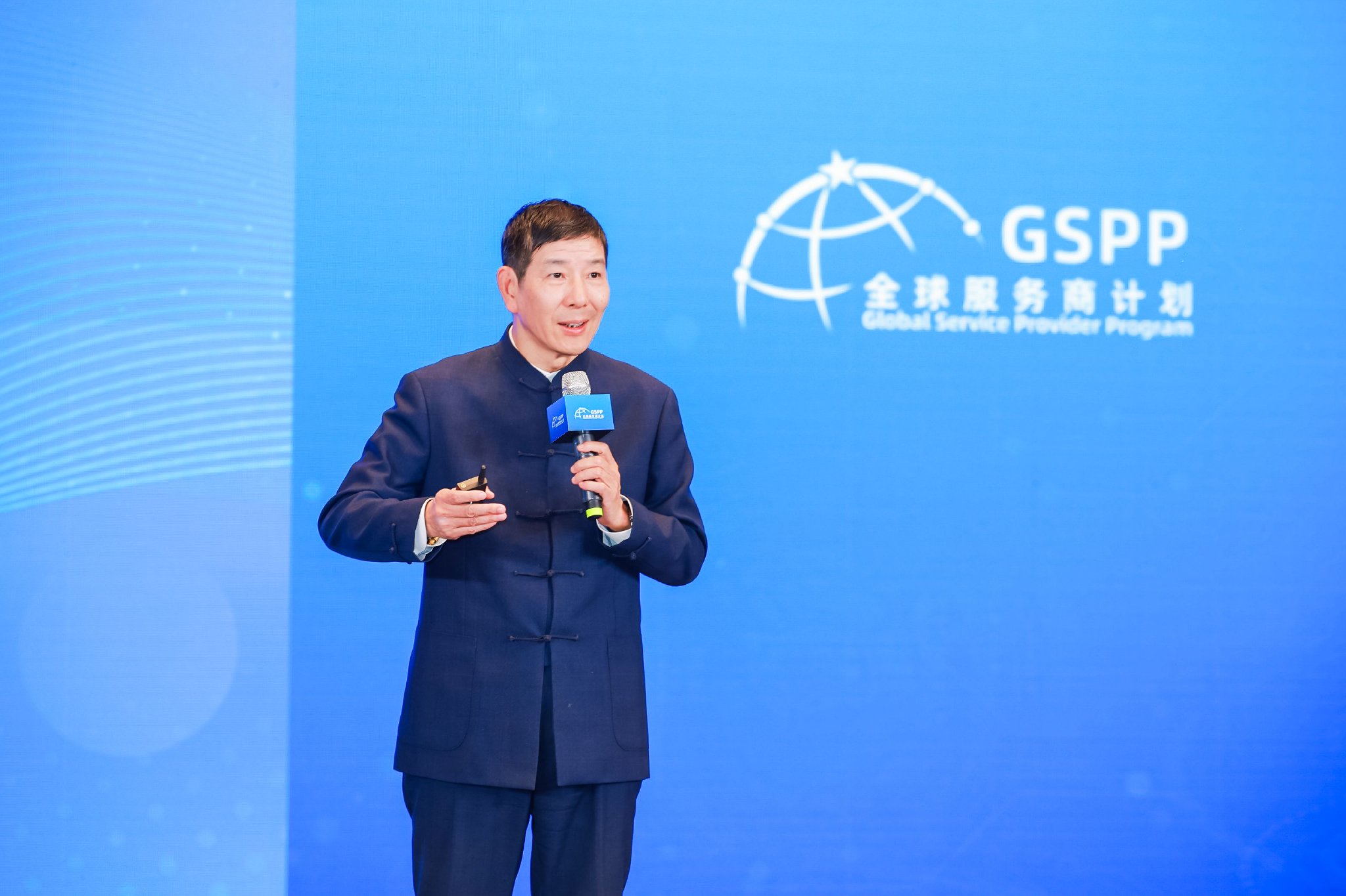 图为华扬联众数字技术股份有限公司首席新闻官潘建新在论坛上发言