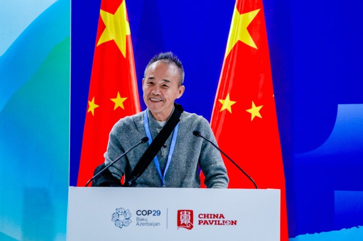 万科集团创始人、万科公益基金会理事长王石在企业日开幕式致辞/活动方供图