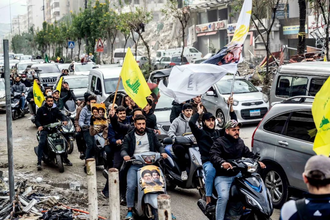 11月27日，黎以停火協議生效後，許多流離失所的黎巴嫩民眾開始返回家園。圖/視覺中國