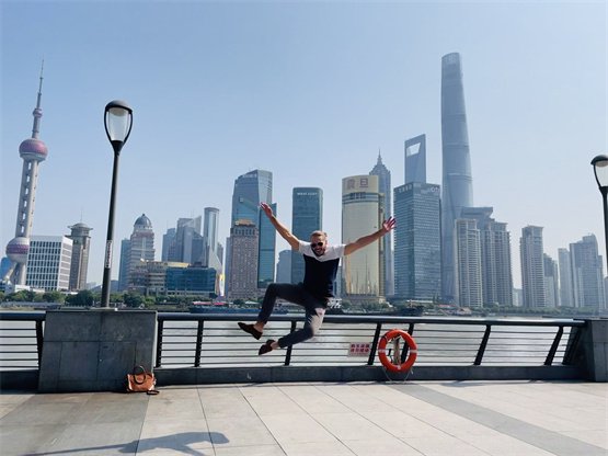 圖說：大衛在上海外灘