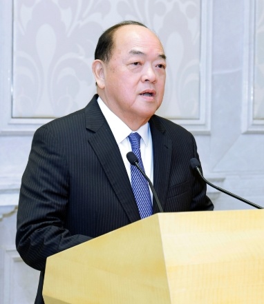 澳門特區行政長官賀一誠