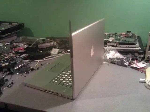 帶有天線的MacBook原型機