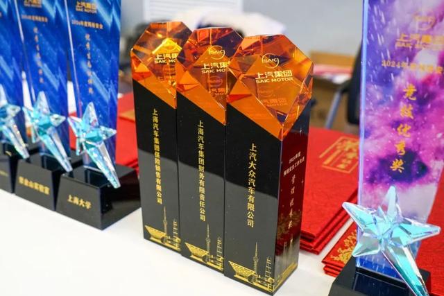 左右滑动查看更多图片