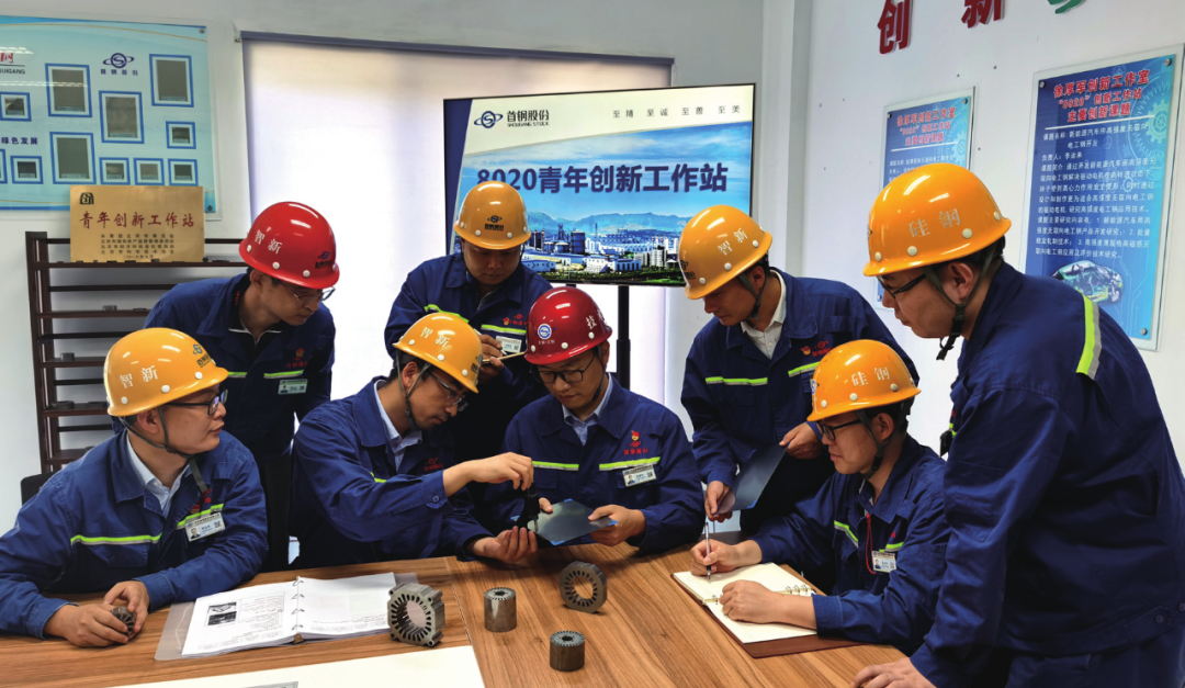 8020青年创新工作站的青年进行创新研发