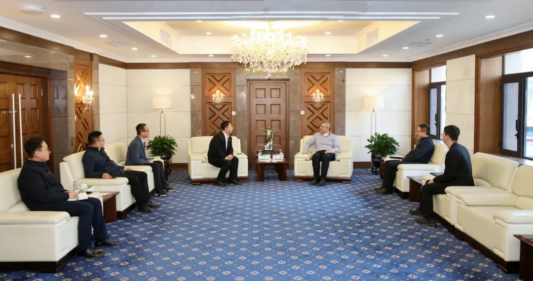 阮英会见中建环能科技股份有限公司党委书记、董事长佟庆远一行。张俊成 摄
