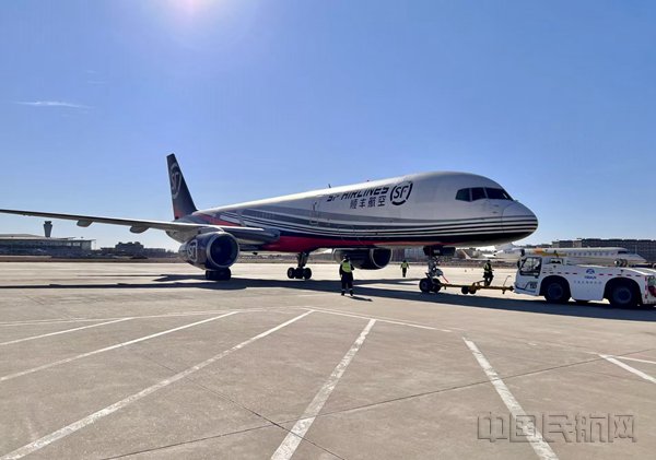 (本文图片皆由顺丰航空提供)
