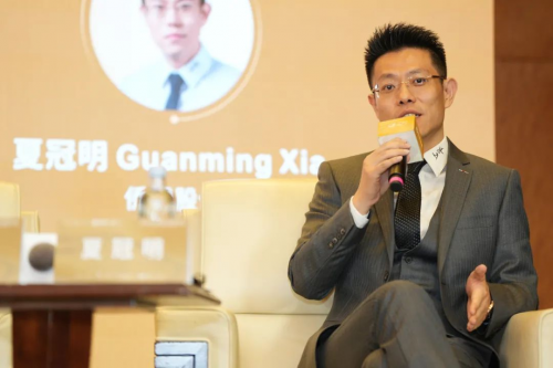 ▲侨银股份总裁夏冠明在圆桌论坛上发言