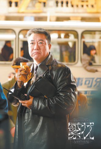 电视剧《繁花》剧照，图为董勇所饰演的浙商小老板“范总”。