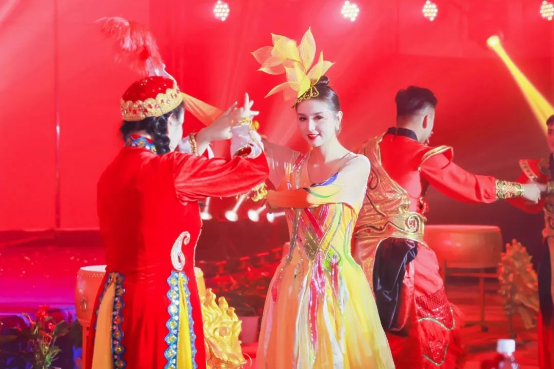 左右滑动 查看更多图片