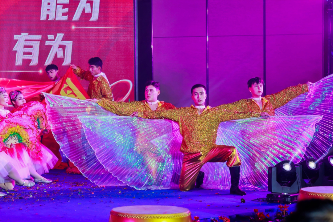 左右滑动 查看更多图片