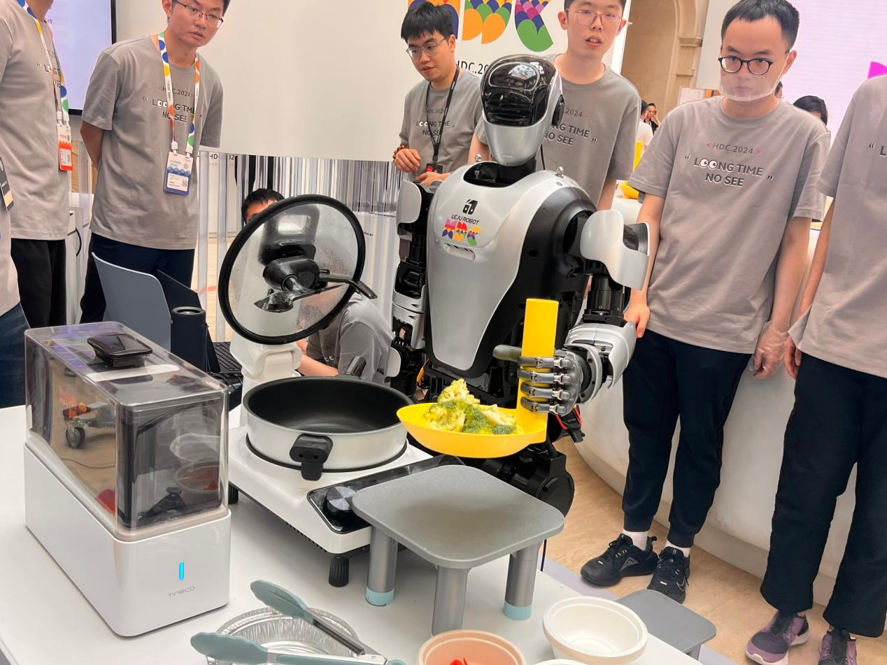 图为添可食万智能料理机