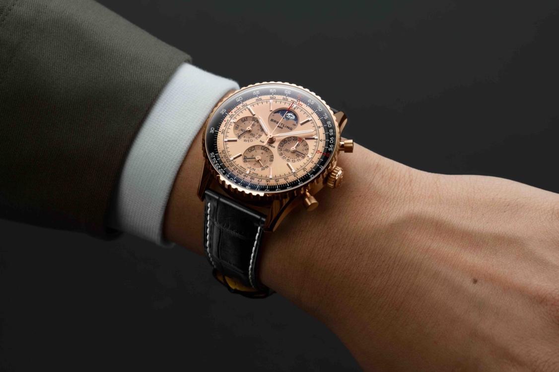 百年灵航空计时B19万年历计时腕表43 140周年限量版上手图