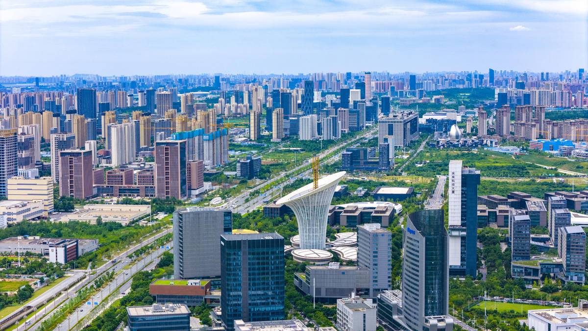 俯瞰坐落在光穀科創大走廊沿線的武漢未來科技城。（湖北日報全媒記者 魏錸 攝）