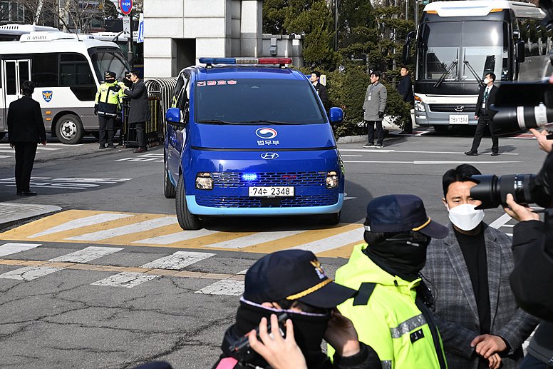 韩法院审查结束 尹锡悦是否会被正式拘留 今天或出结果 第1张 韩法院审查结束 尹锡悦是否会被正式拘留 今天或出结果 第1张