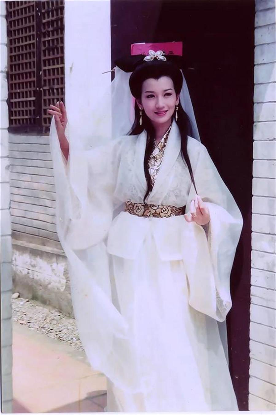 赵雅芝饰演的白素贞（资料图）