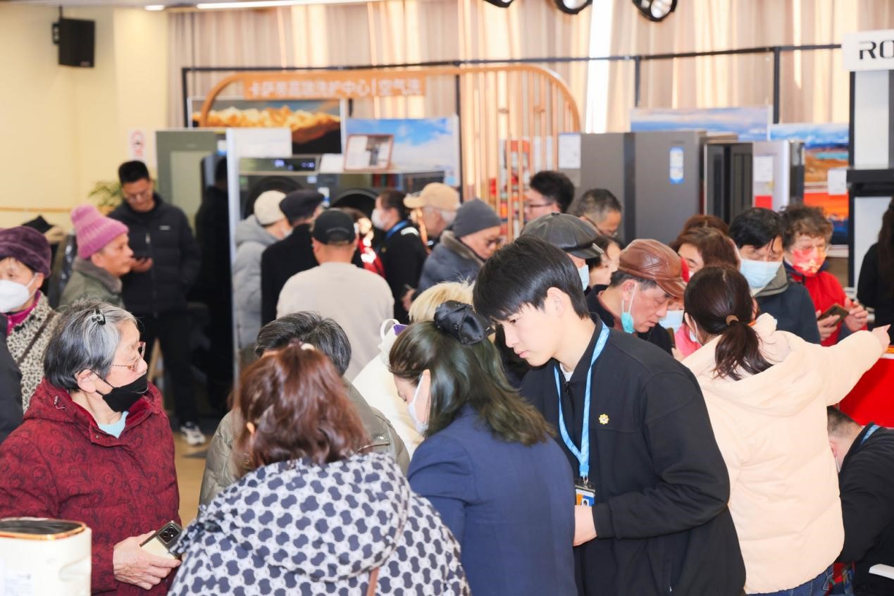 苏宁易购门店现场(图片来源:苏宁易购)